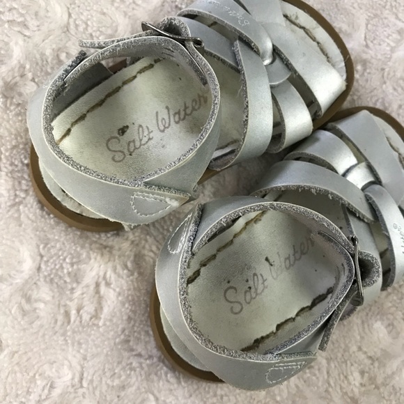 Salt Water Sandals Silver Baby Girl Size 4 - Picture 5 of 8
